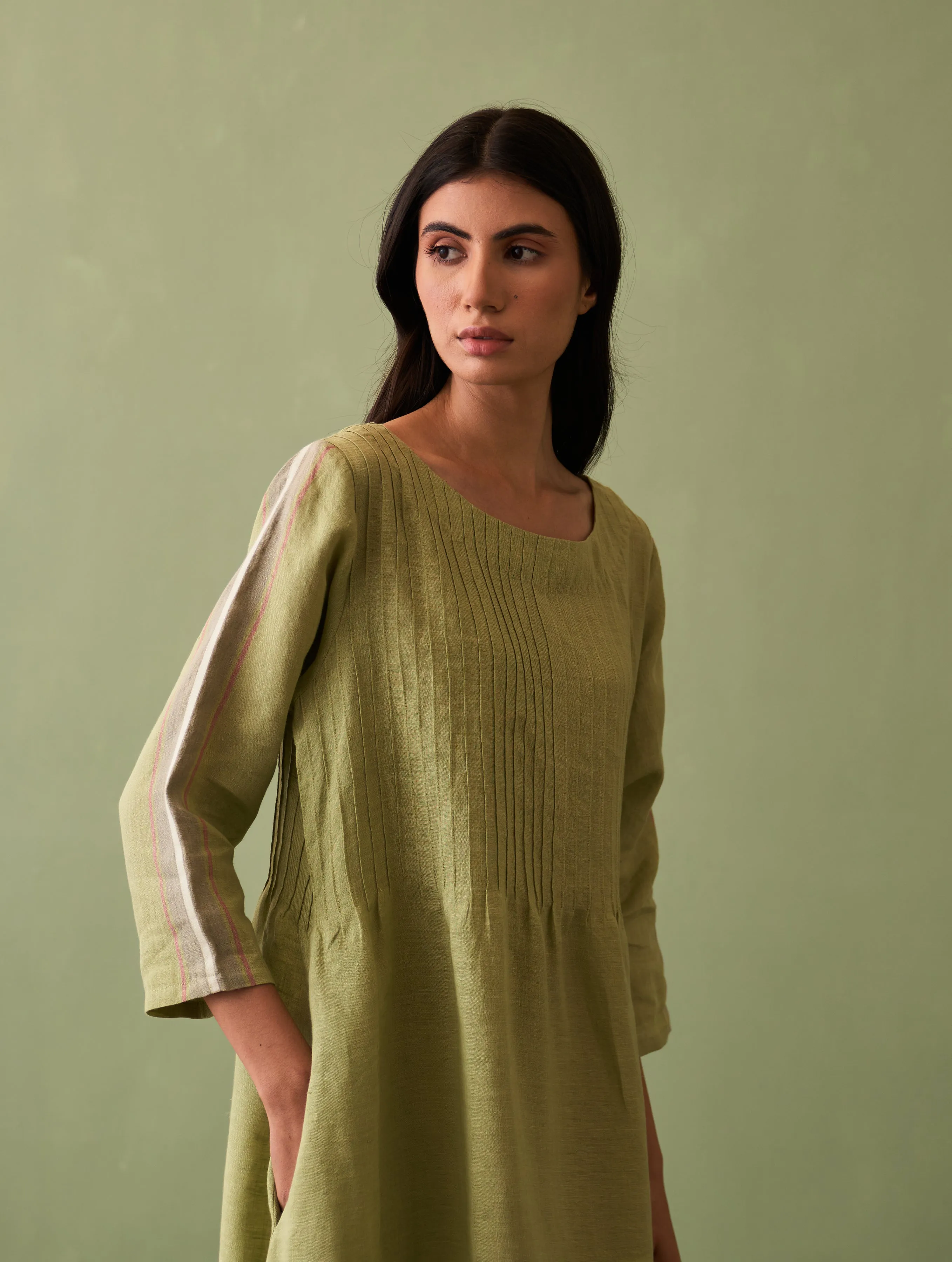 Eza Pintucked Linen Dress - Fern