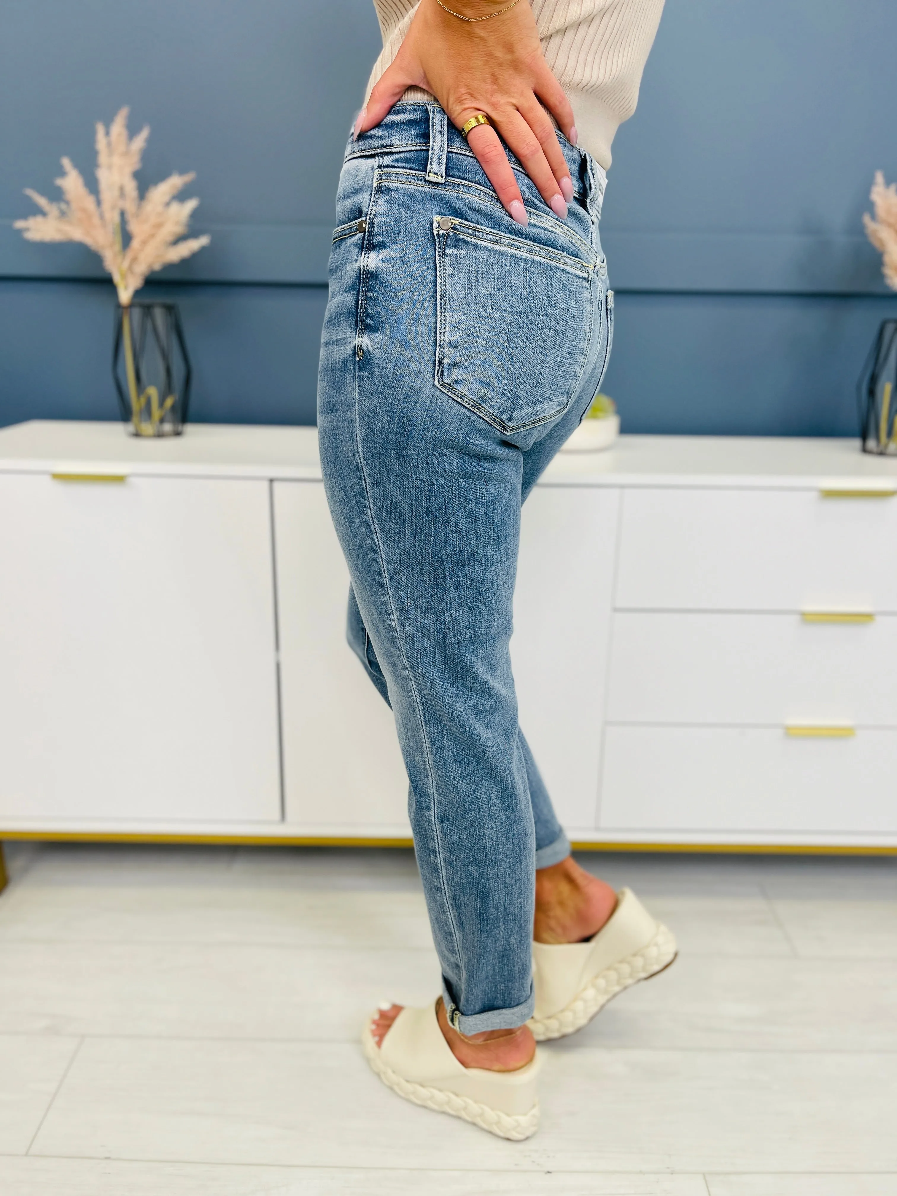 Judy Blue The Bleach Boys Midrise Boyfriend Jeans in Reg/Curvy