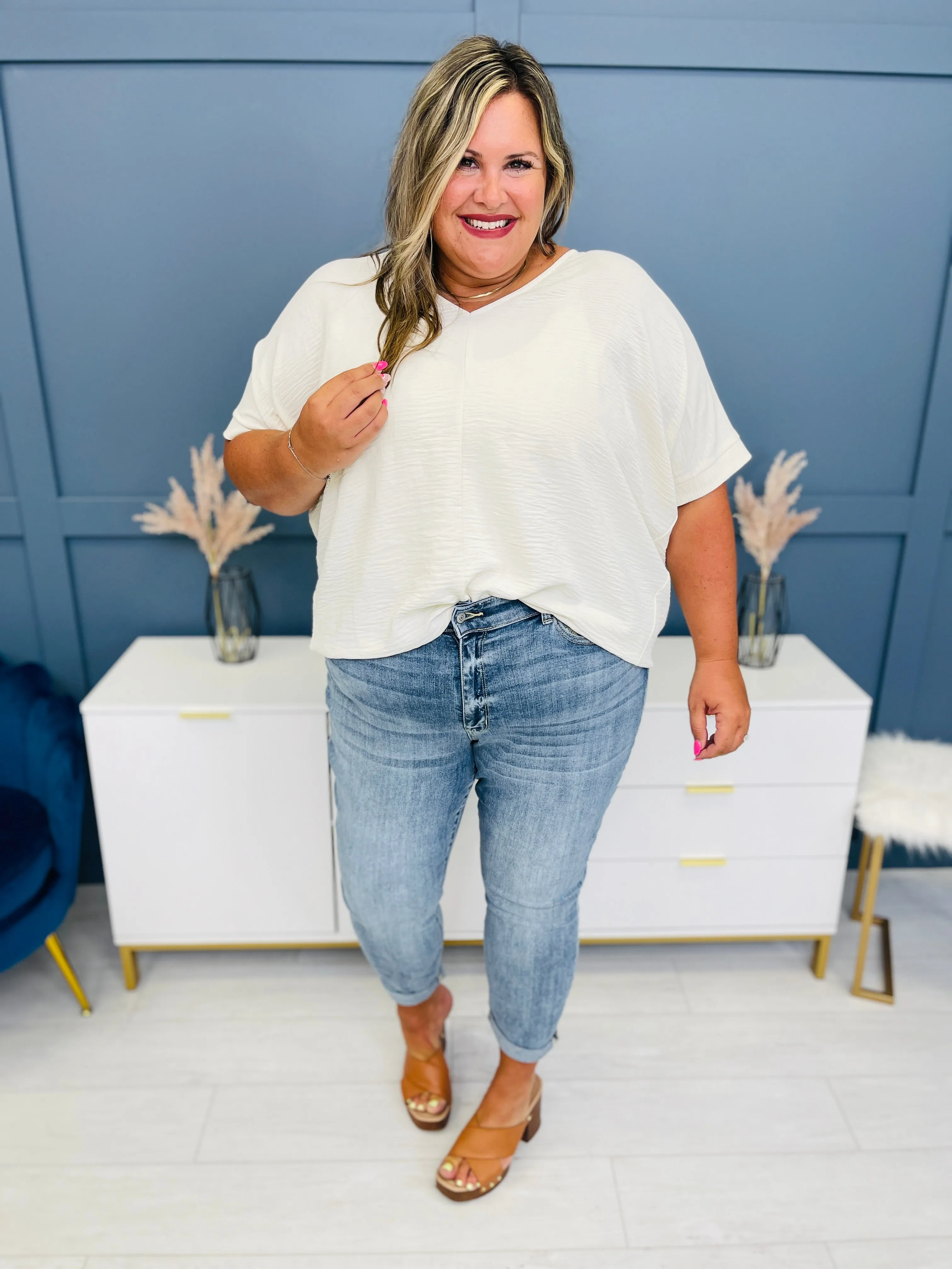 Judy Blue The Bleach Boys Midrise Boyfriend Jeans in Reg/Curvy