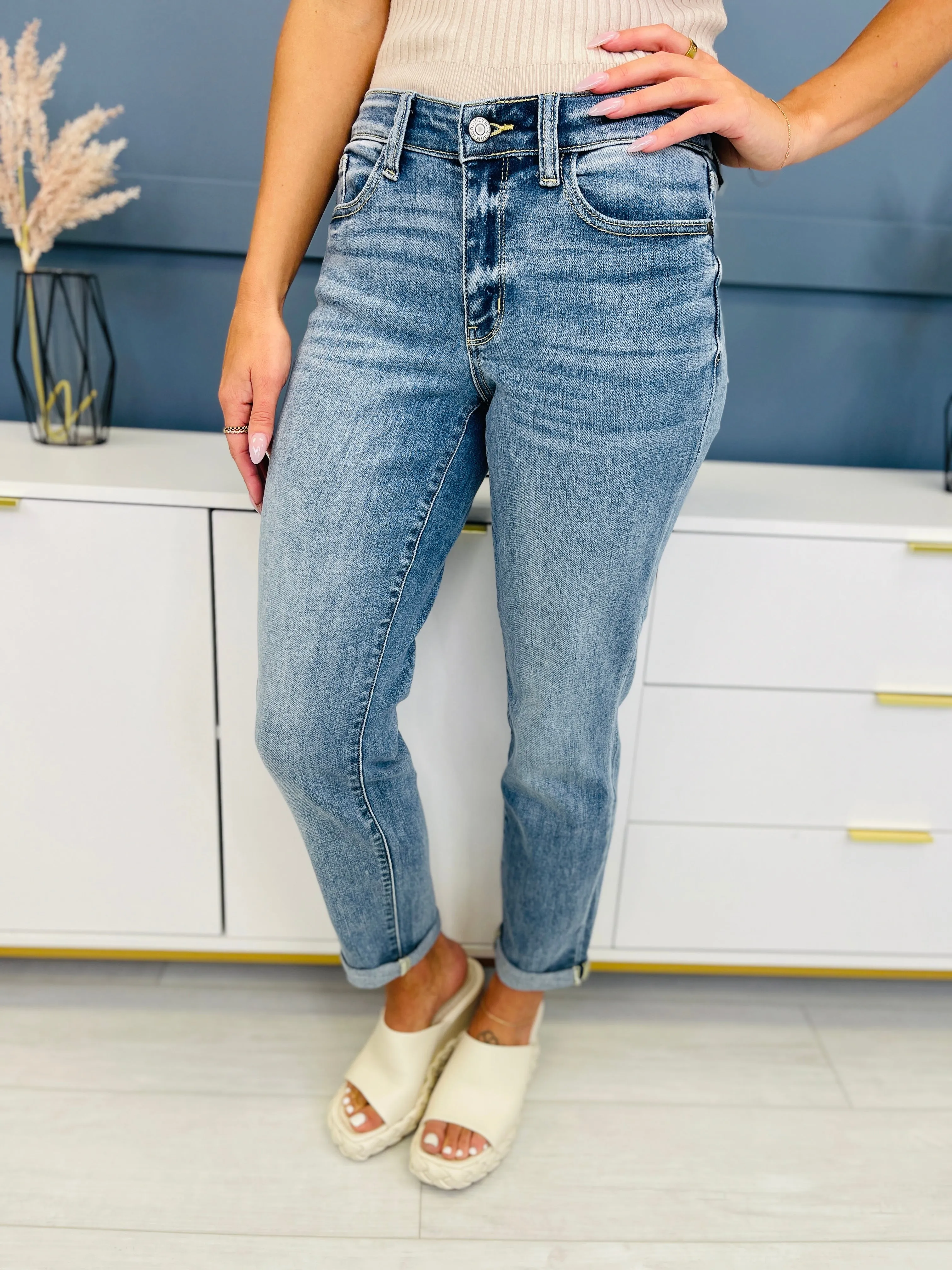 Judy Blue The Bleach Boys Midrise Boyfriend Jeans in Reg/Curvy